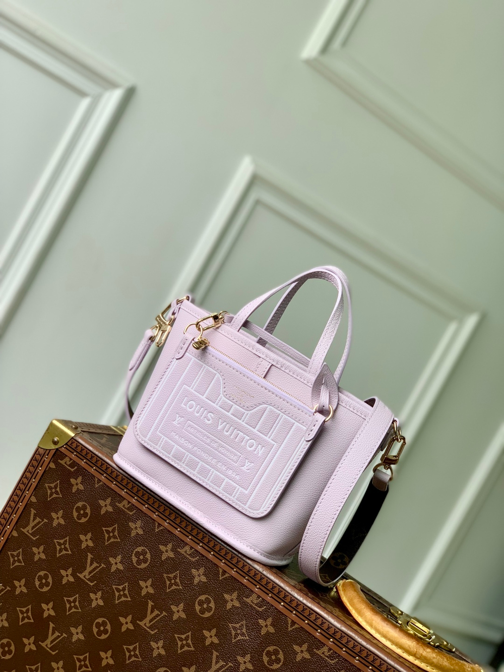 Louis Vuitton Neverfull Bandouliere Inside Out BB