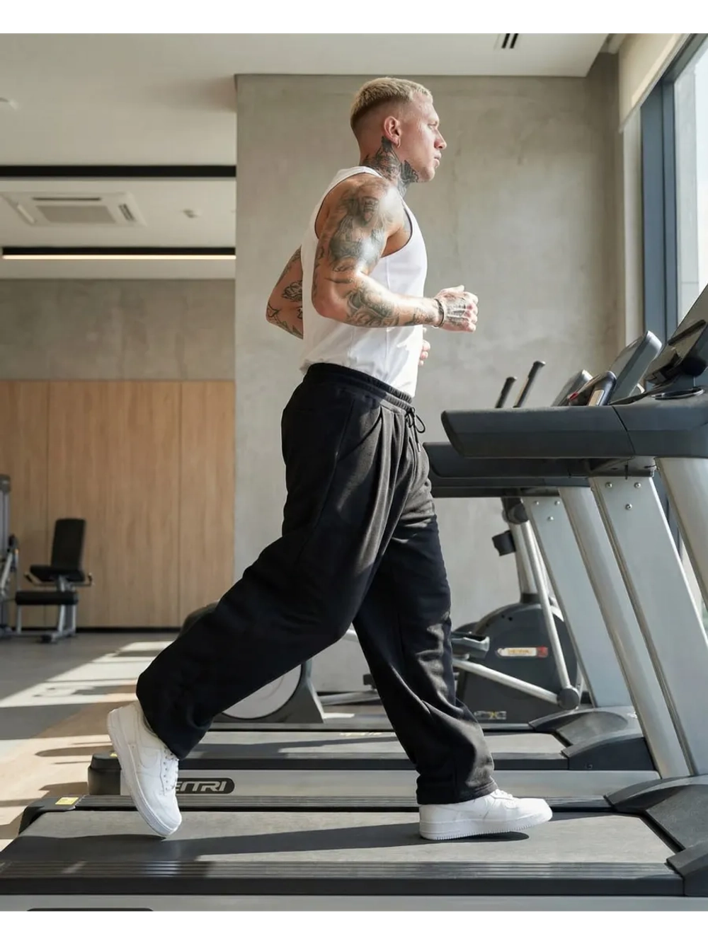 Штаны спортивные с защипами багги широкие оверсайз