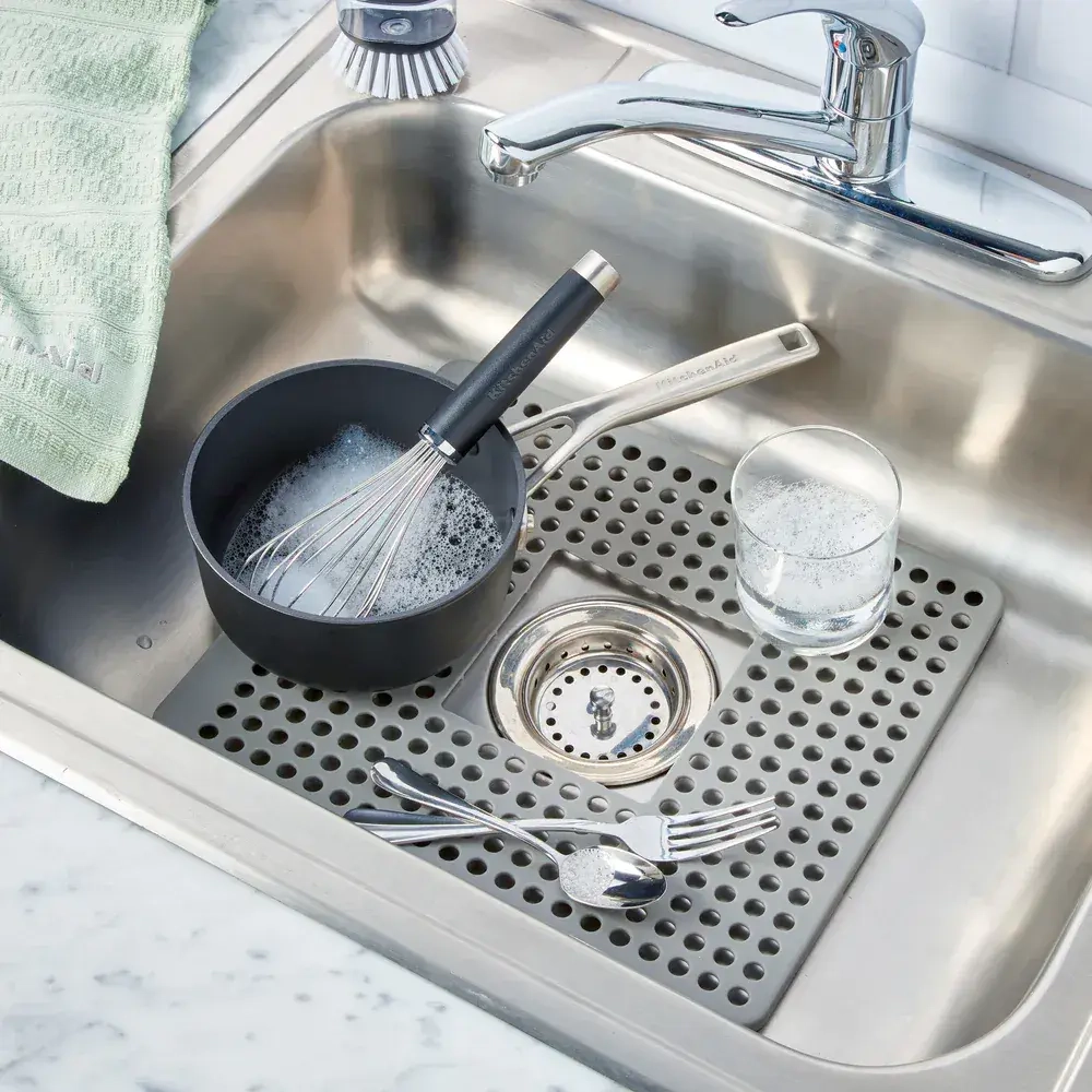 KitchenAid Коврик для раковины 29,5x34 см силиконовый серый