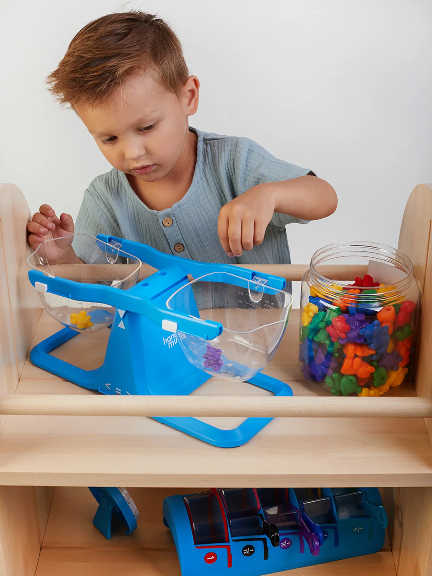 Какие игрушки должны быть в детском саду?