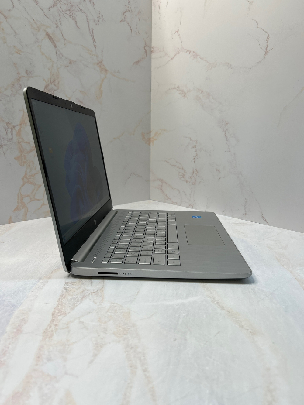 Ноутбук HP 14s-dq2006ur. Конфигурация: i3-1115G4/8GB/512GB/Intel UHD/Win 11/FHD