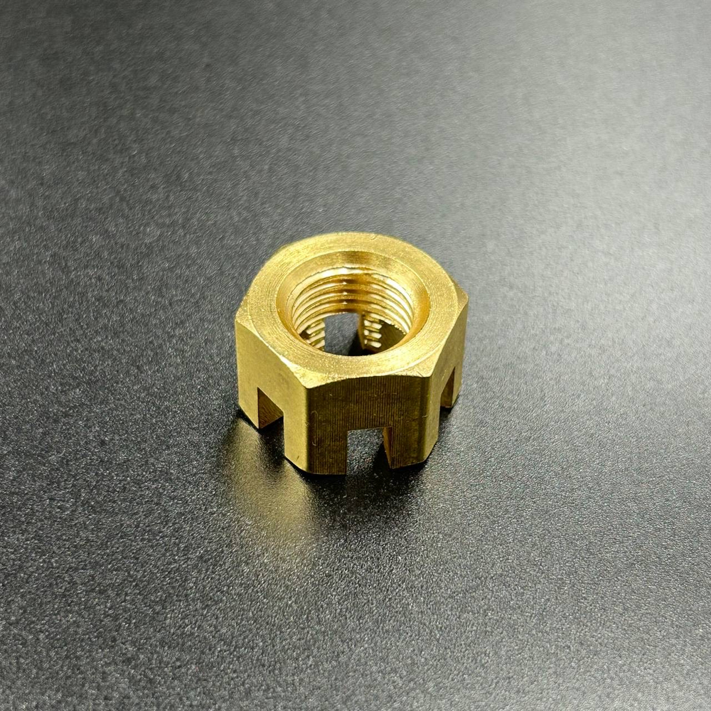 Гайка крепления гребного винта Yamaha 20-30, F20-25 (KACAWA)