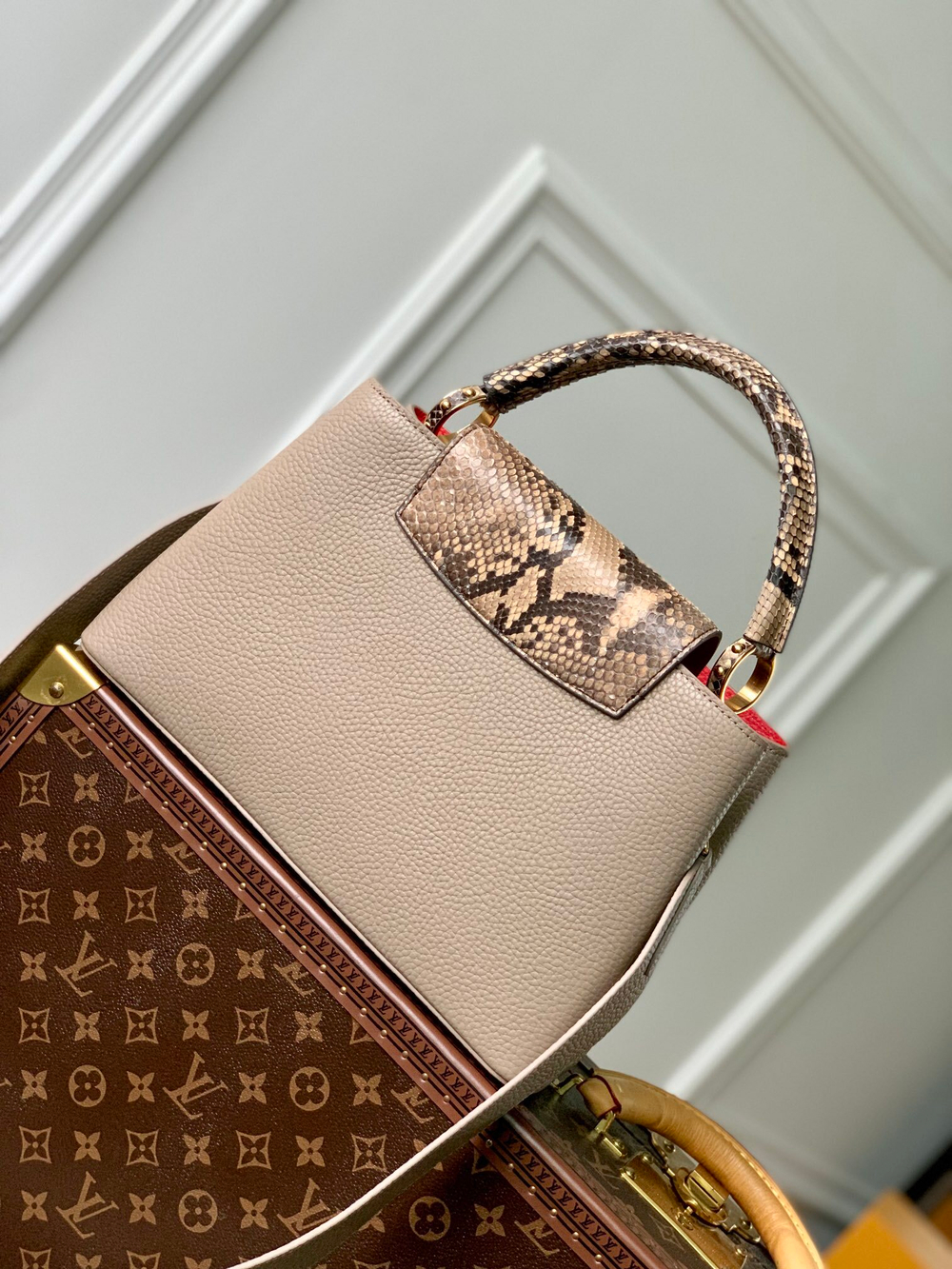 Louis Vuitton Capucines MM