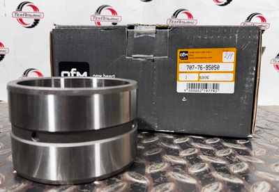 Втулка 707-76-95050