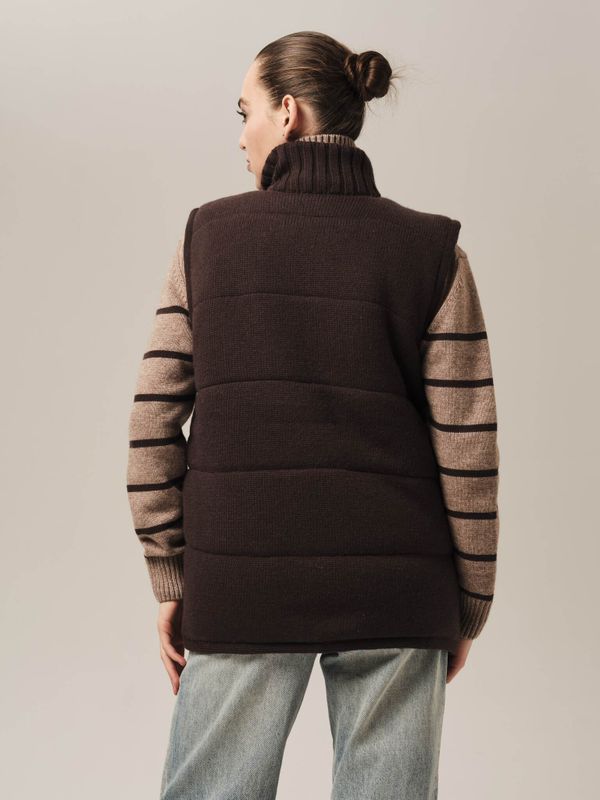 V0442-03 Жилет темно-коричневый dbr