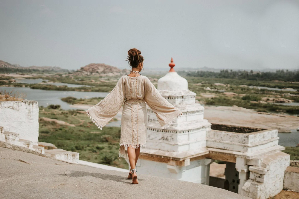 Кимоно с поясом (бежевое)