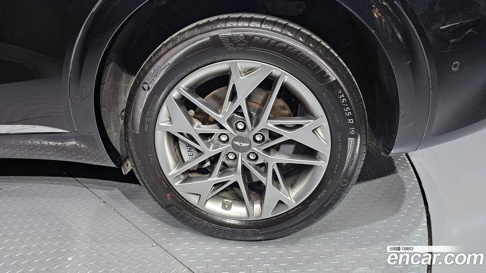 Genesis GV70 2.5T Бензин 2WD (07.2022)