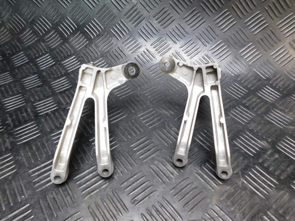 Подножки пассажирские Honda VTR1000SP 051692