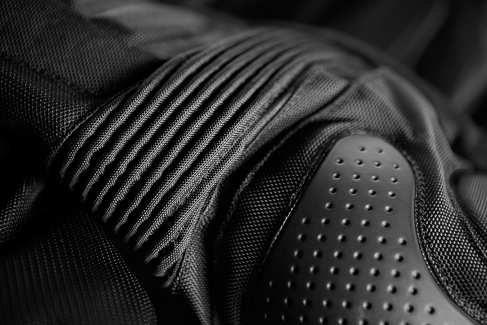 Мотокуртка - ICON OVERLORD RESISTANCE (текстиль, черная)