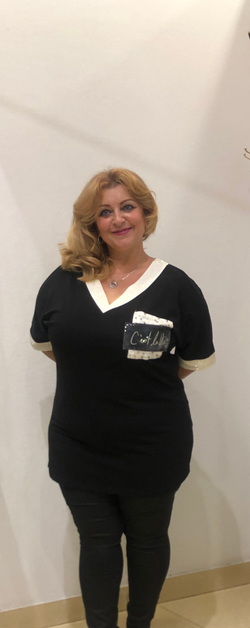 Черная хлопковая туника с коротким рукавом и белым стразовым вырезом