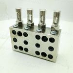 2-02-4П - Питатель модульного исполнения для двухлинейных смазочных систем с рабочим давлением 200 бар, количество выходов 4, максимальная доза на выход 2 мл/цикл, с регулятором и индикатором