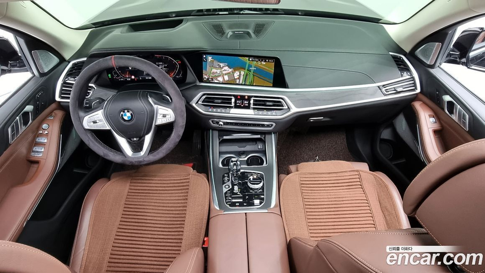 BMW X7 (G07) xDrive 40i Design Pure Excellence 7-и местный (07.2021)