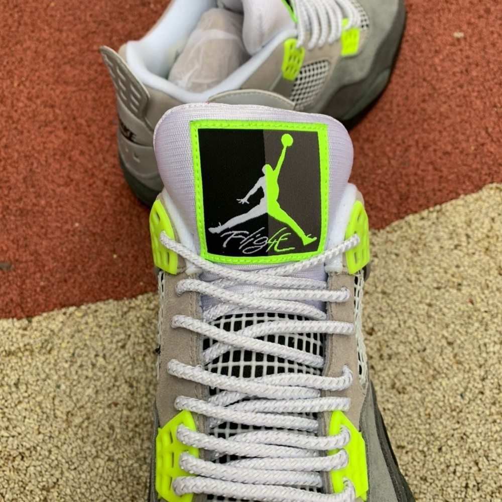 Air Jordan 4 Retro SE 95 Neon