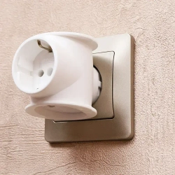 Тройник электрический универсальный 16А (одно гнездо с заземлением) REXANT