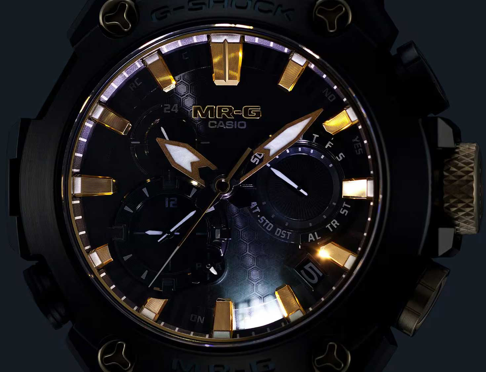 Часы Casio MRG-B2000RG-3A