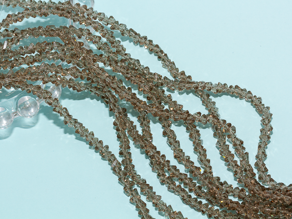 Нить бусин для украшений 4мм (ювелирное стекло)