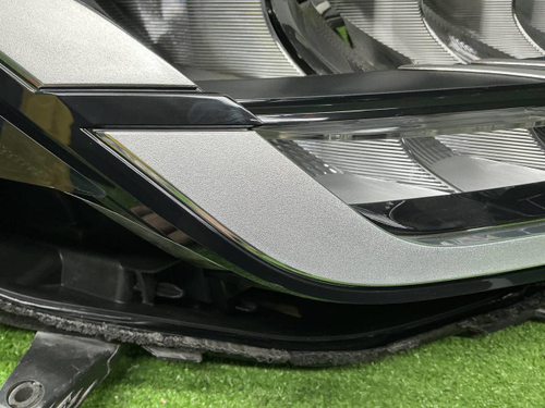 Битая Фара правая LR Discovery Sport (19-нв) LED