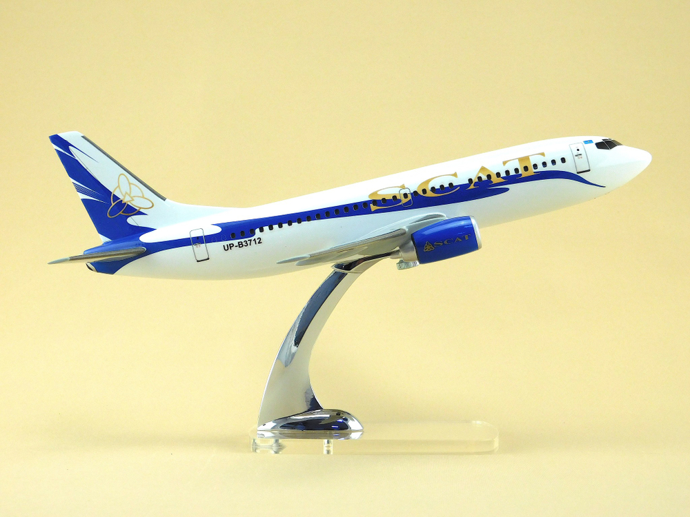 Модель самолета Boeing 737-300 (M1:100, SKAT)