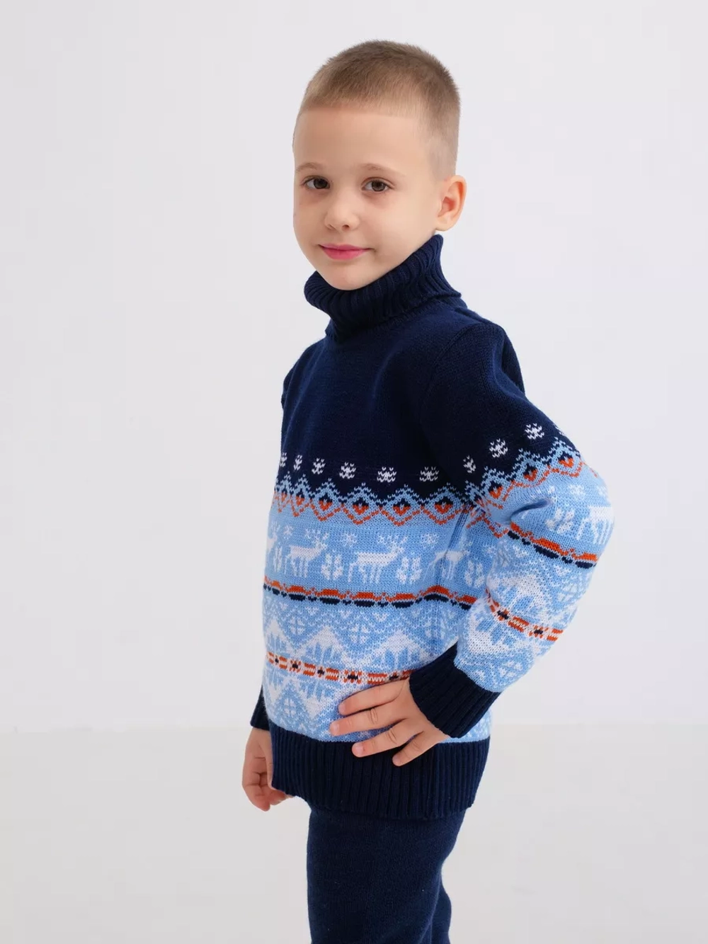 Свитер вязаный с горлом