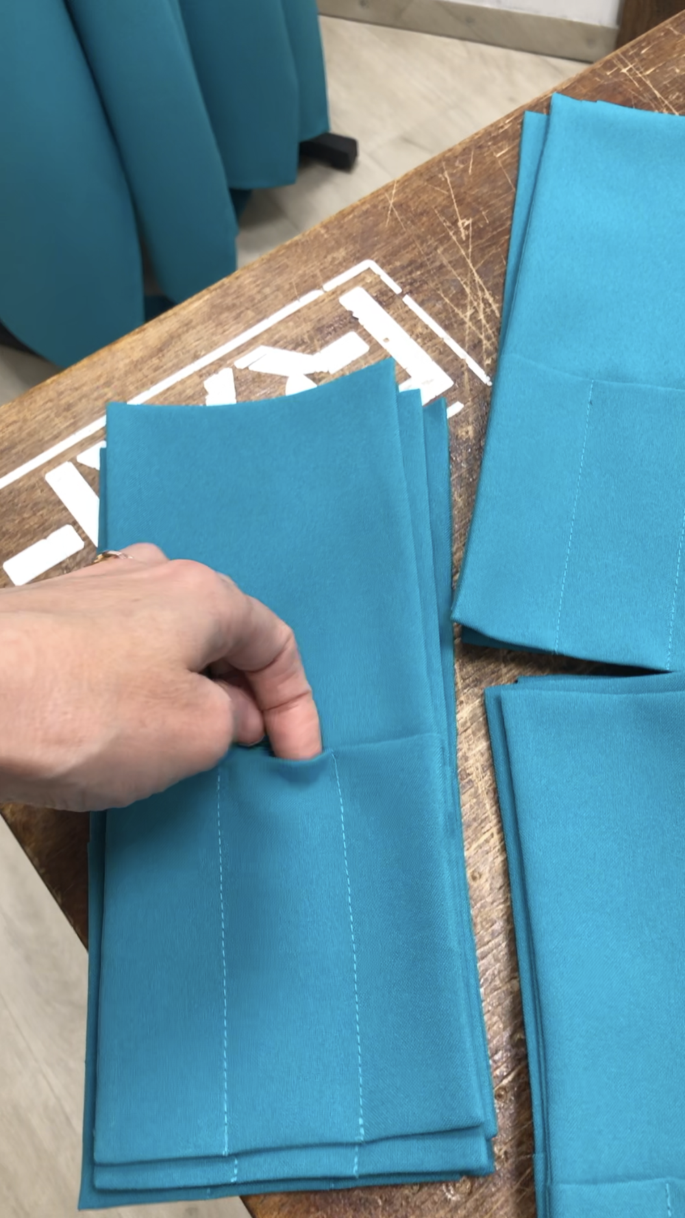 фартуки в кафе