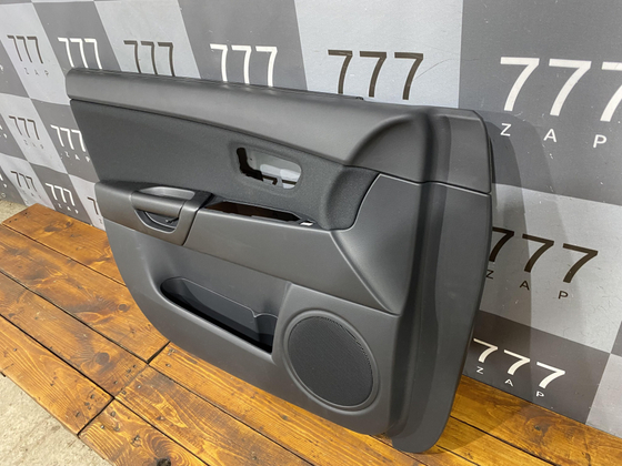 Обшивка двери передней левой Mazda 3 (BK) Новая Оригинал br2a6846x