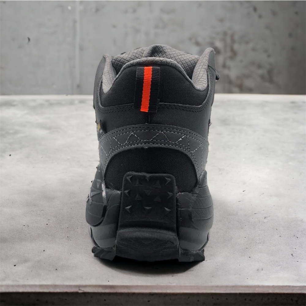Reebok Zig Kinetica Winter • Black/Gray