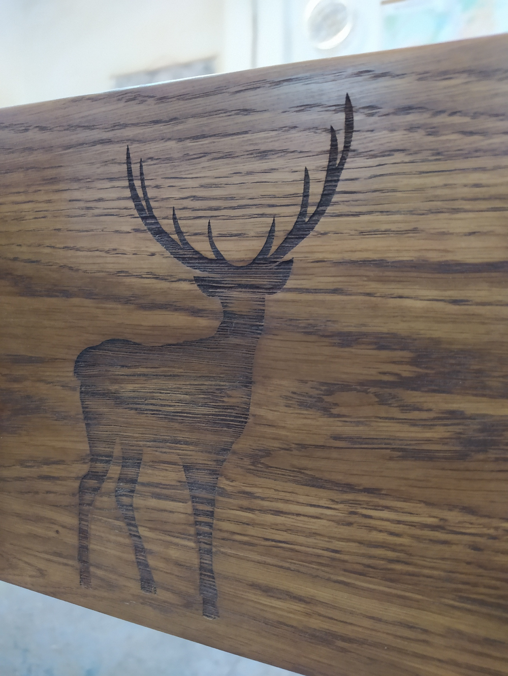 Письменный стол из массива дуба с кожаной инкрустацией