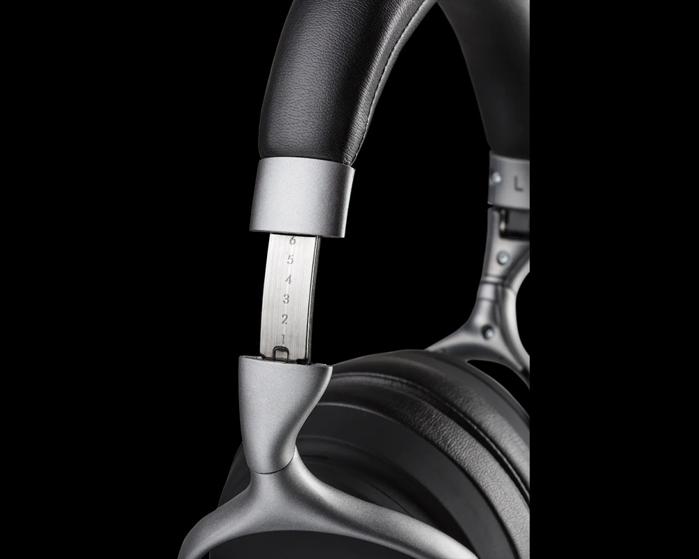 Беспроводные полноразмерные наушники Denon AH‑GC30