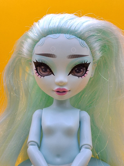 Кукла Rainbow High Zooey Electra 04103