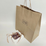 Шоколад ручной работы с сублимированной малиной и кешью