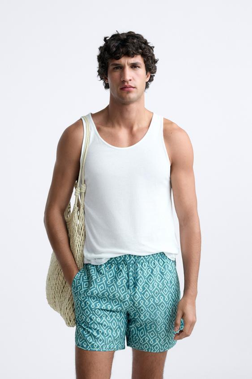 ZARA ДЛИННЫЕ ПЛАВКИ С ГЕОМЕТРИЧЕСКИМ ПРИНТОМ, СИНЕ-ЗЕЛЕНЫЙ