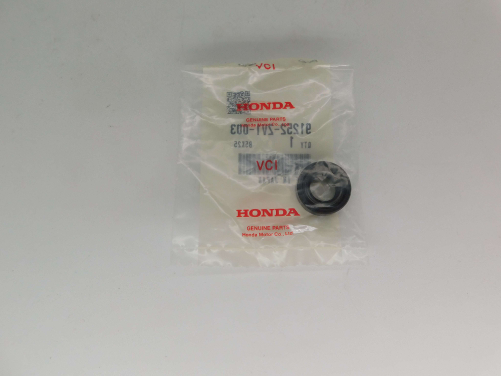 Сальник помпы 4,5 5 8 9,9 10 Honda 91252-ZV1-003