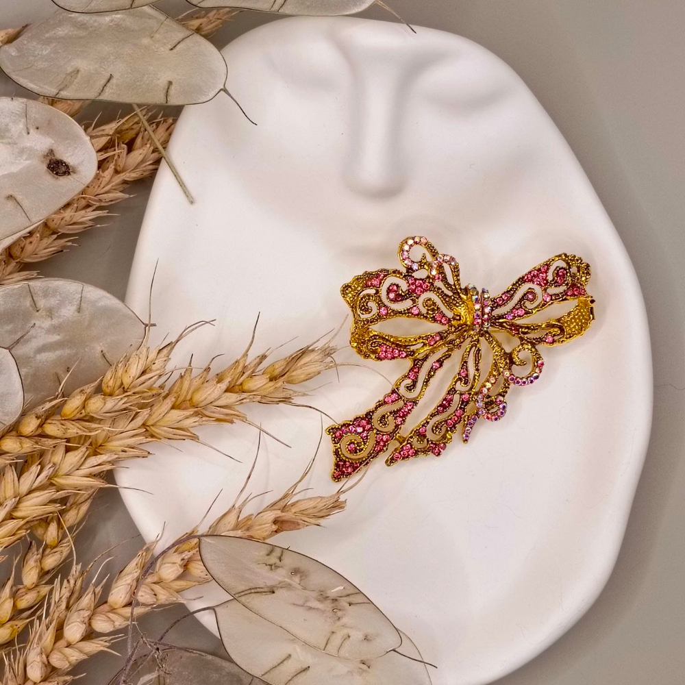 Брошь "элегантный банк со стразами"