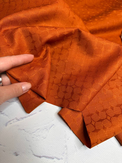 Костюмно-плательная однотонная жаккардовая шерсть с узором (COMME DES GARÇONS, 100%шерсть, Оранжевая охра, 142, 264 гр/м2)
