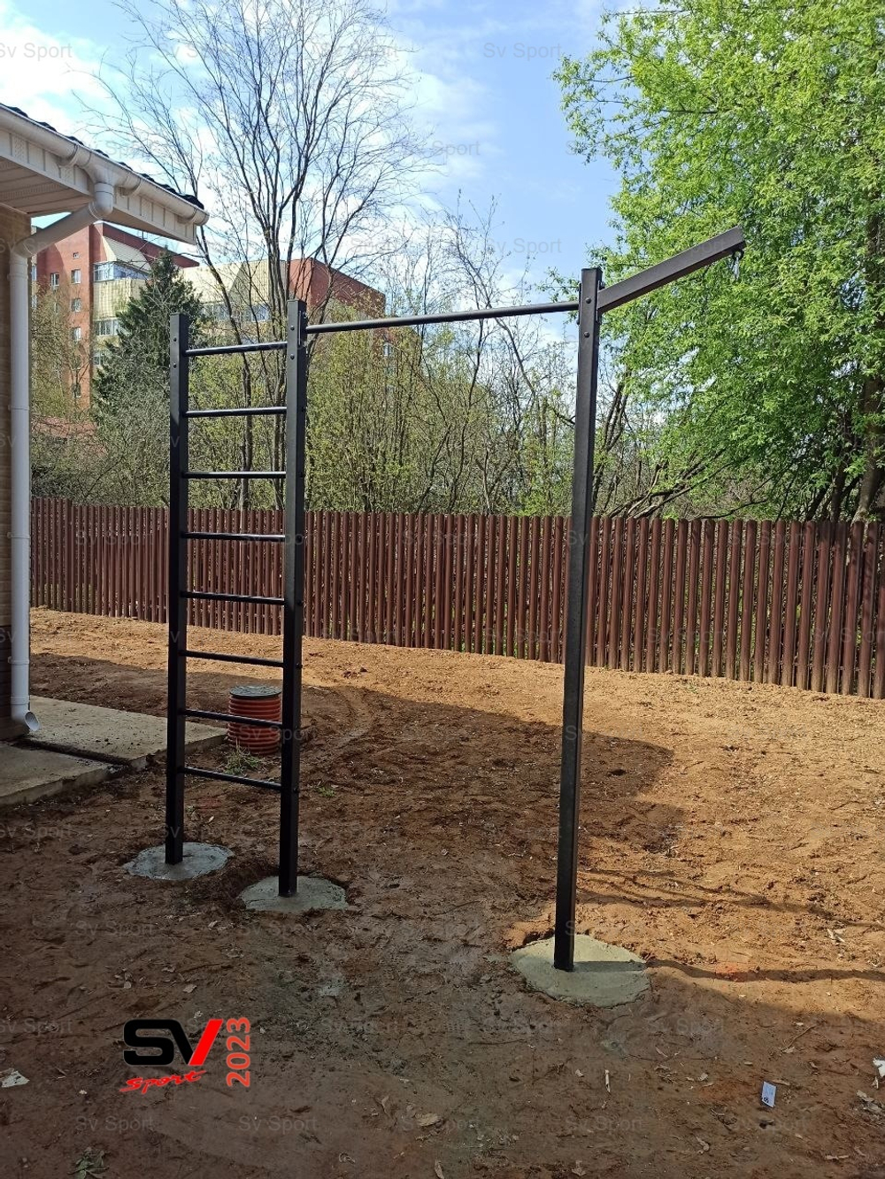 Монтаж уличной шведской стенки Sv Sport (3 вертикальных столба)