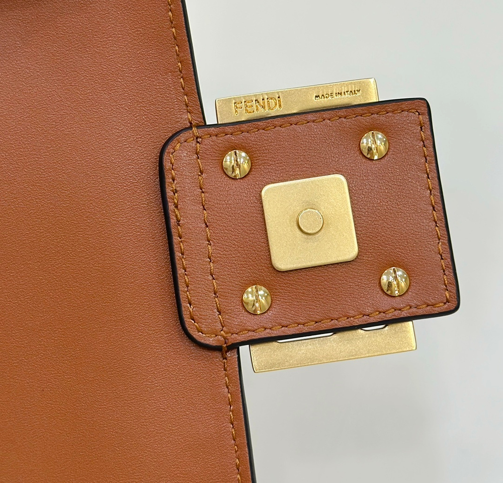 Fendi Baguette 27 cm