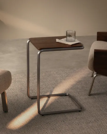 Приставной столик Tarsel из орехового шпона и стали