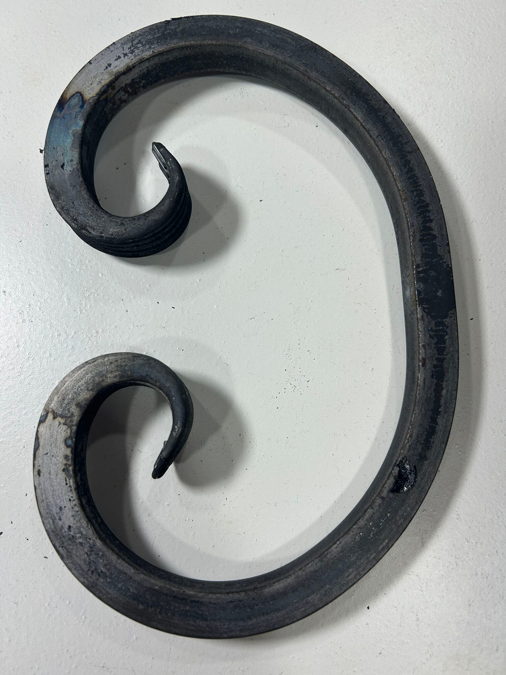 Кованый элемент вензель 130х230мм квадрат полнотелый 14х14мм