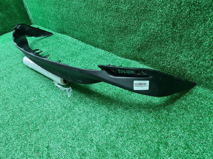 Юбка заднего бампера Toyota Camry xv70 (2017-н.в.)