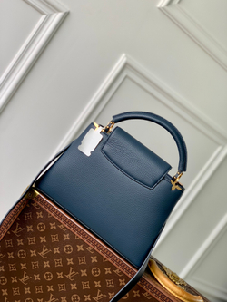 Louis Vuitton Capucines MM