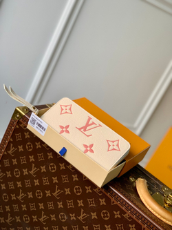 Louis Vuitton Zippy Wallet