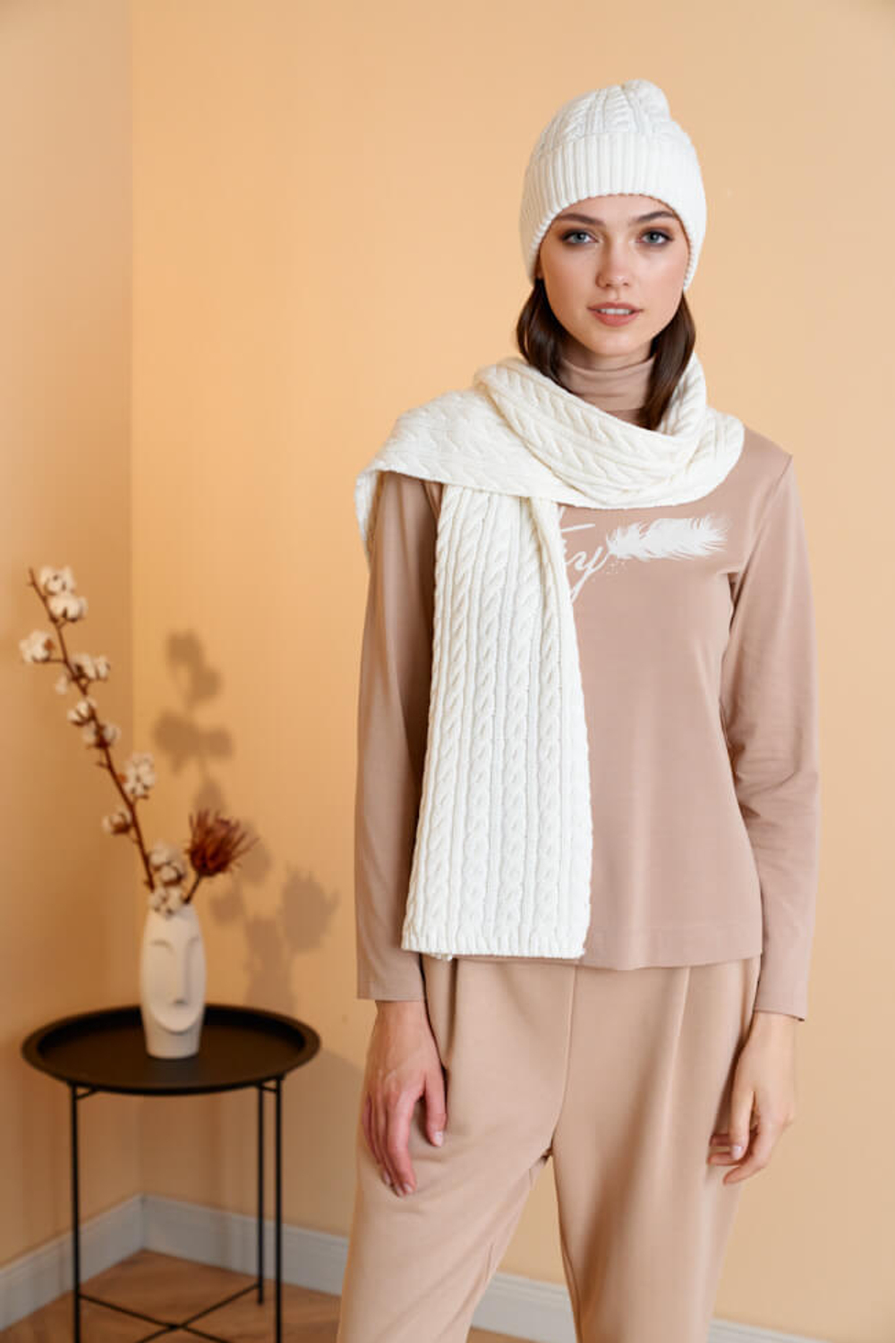 8327 Шарф женский (молочный)