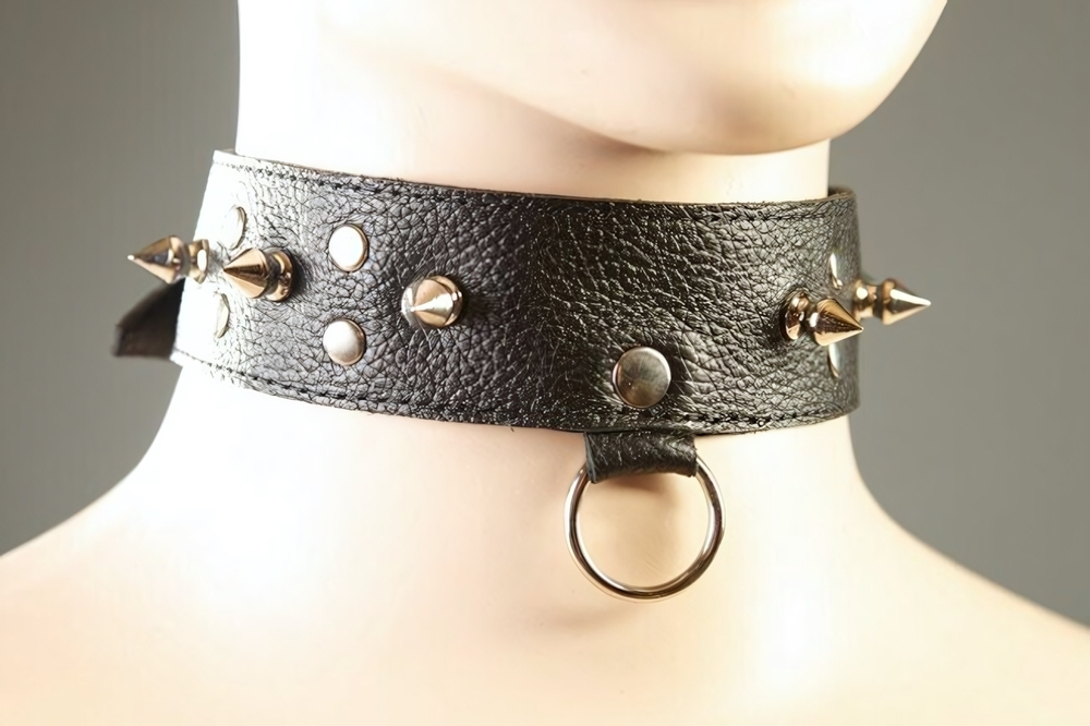 Ошейник декоративный шипами (Цвет: черный)