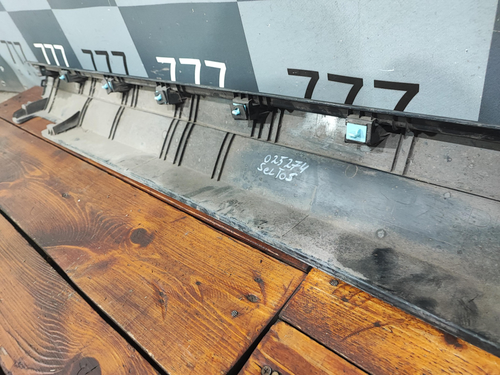 Накладка порога правого Kia Seltos 19-22 Б/У Оригинал 87754q5000