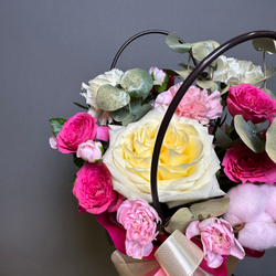 "Бэйби барби' композиция с розами