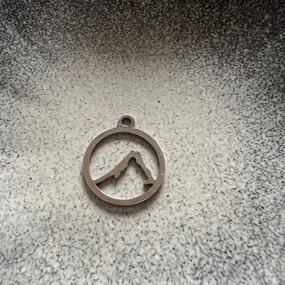 Подвеска йога асана. Фурнитура для изготовления украшений и аксессуаров.