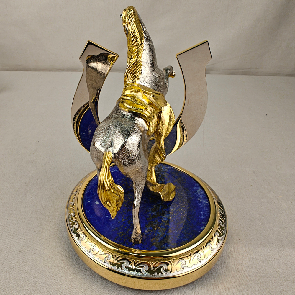 Конь с подковой "На счастье". Лазурит