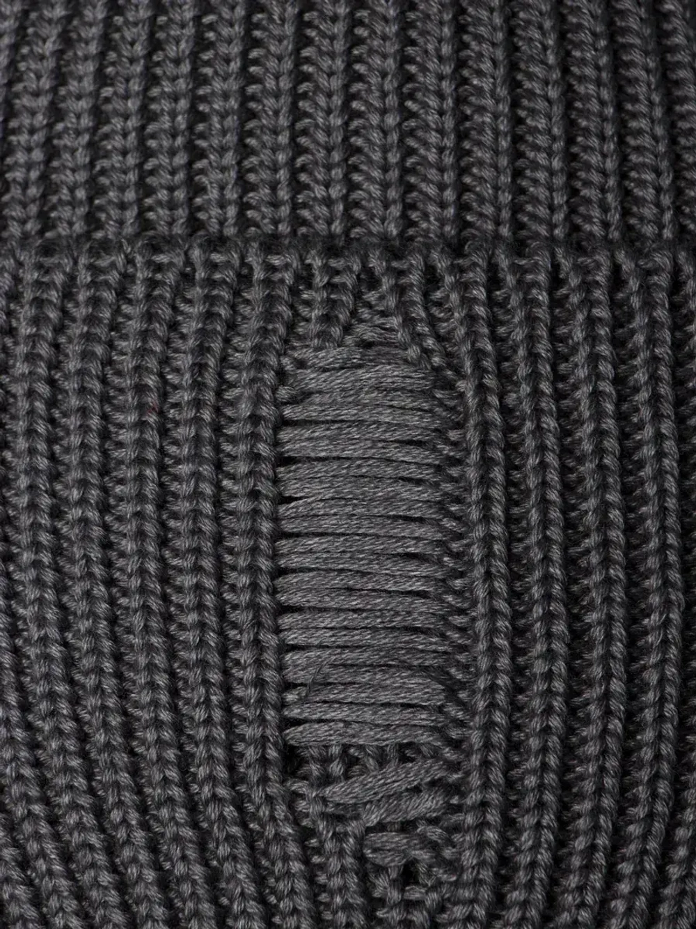 Шапка женская на осень рваная