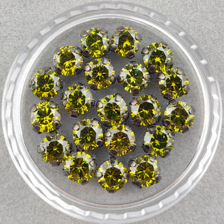 Фианиты шатоны в оправах, хризолитовый/темная сталь