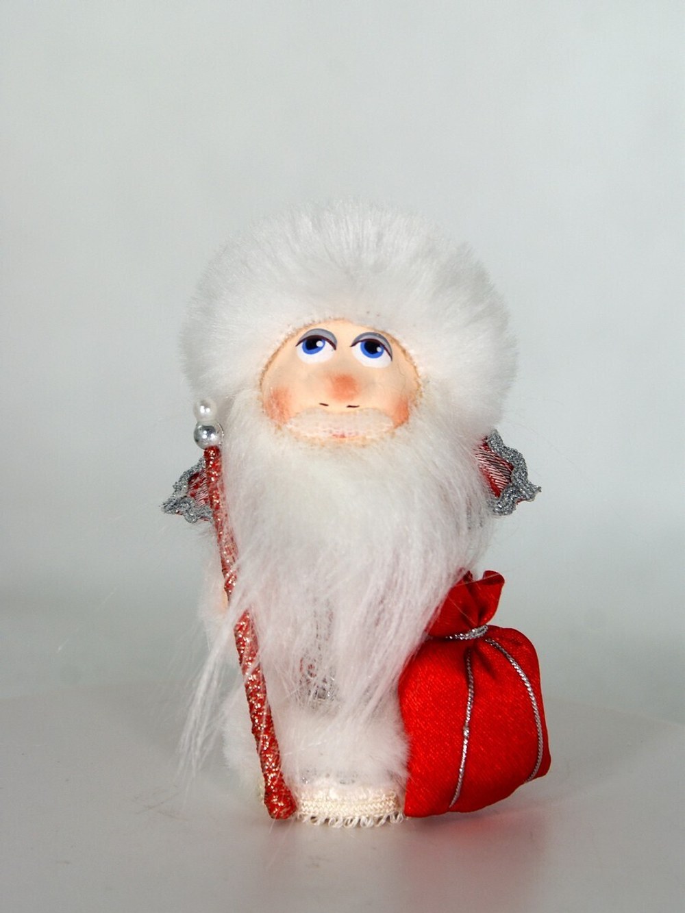 Кукла потешка Дед мороз. Игрушка фарфоровая ручной работы. Новогодний подарок